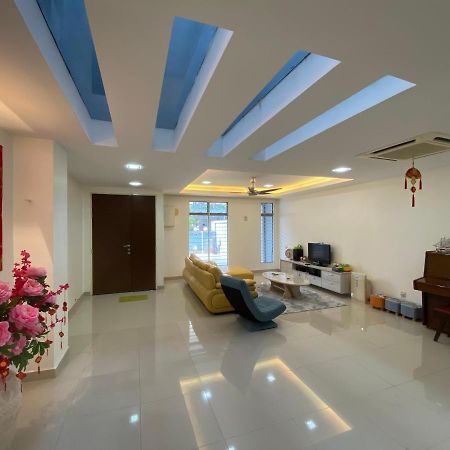 Entire Residential Home•Jia Residences Bkt Serdang沙登温暖的家 Seri Kembangan Eksteriør billede