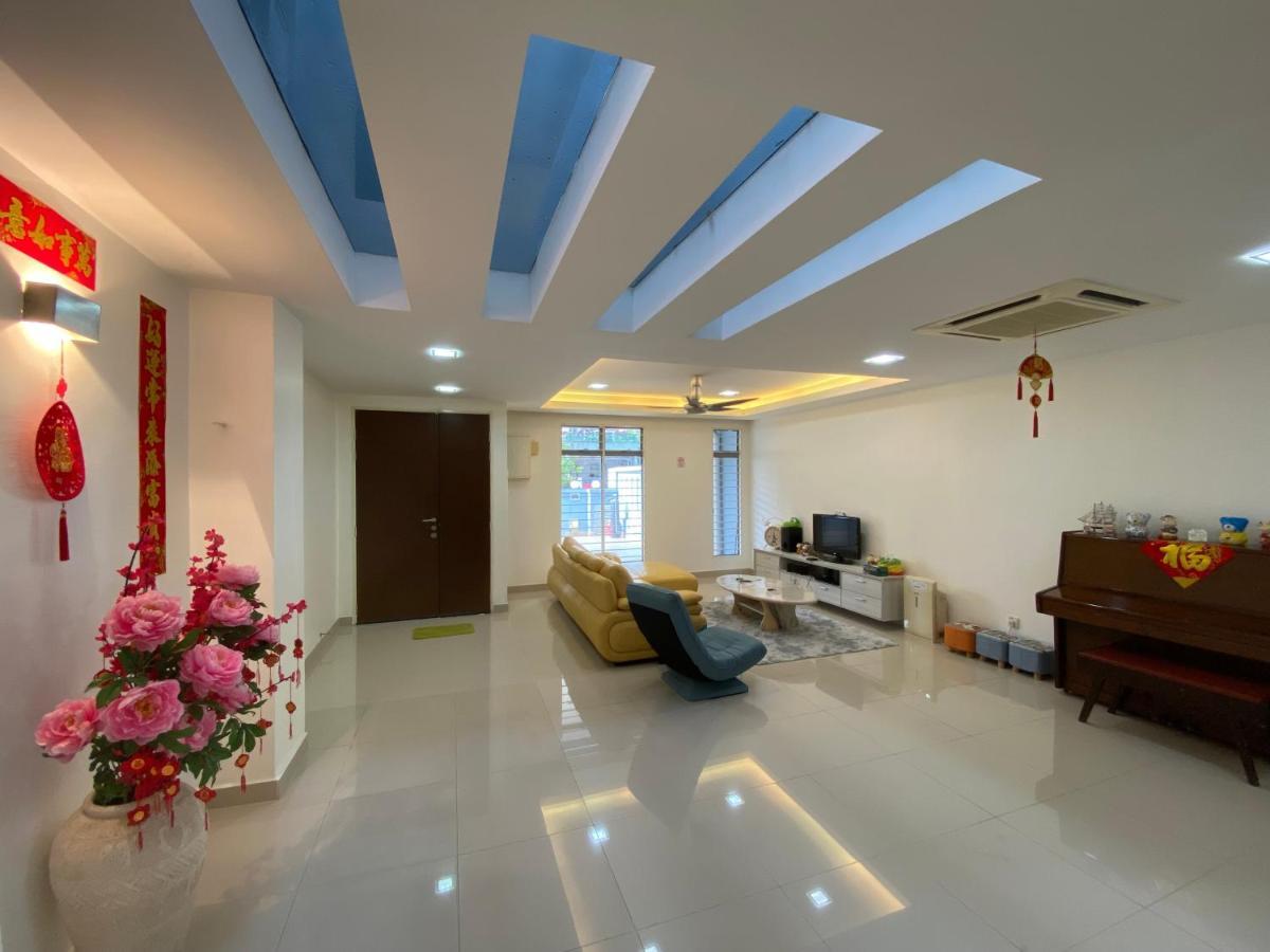 Entire Residential Home•Jia Residences Bkt Serdang沙登温暖的家 Seri Kembangan Eksteriør billede