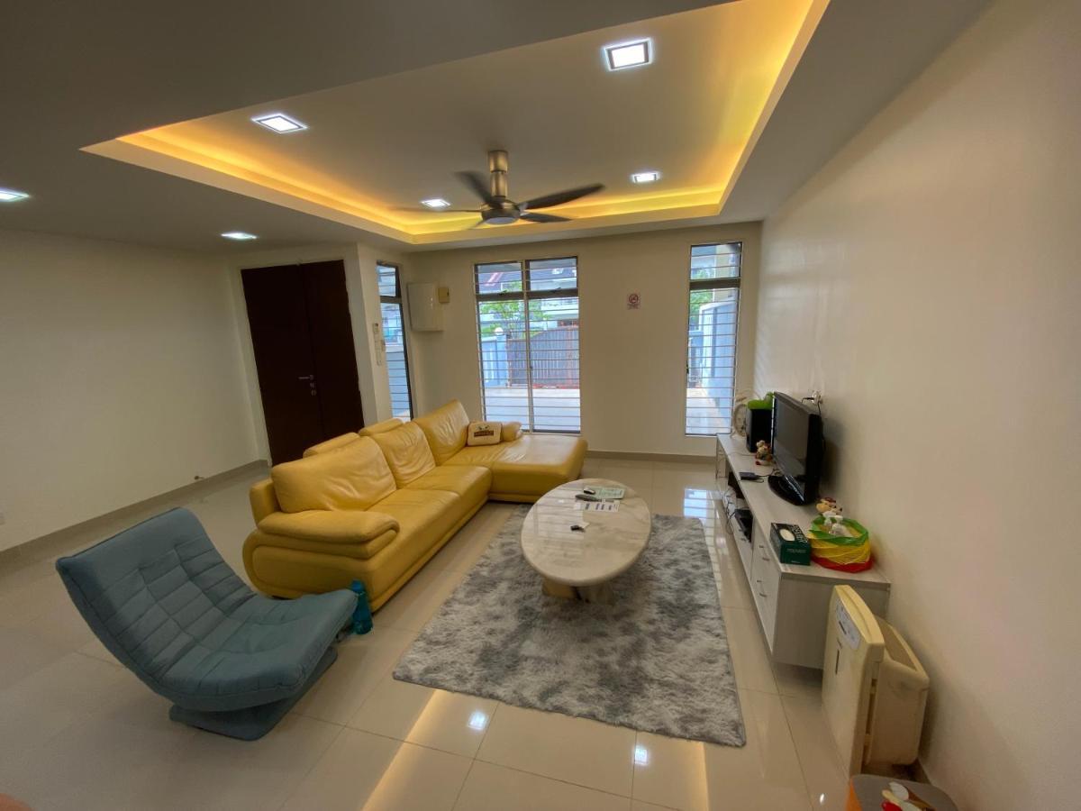 Entire Residential Home•Jia Residences Bkt Serdang沙登温暖的家 Seri Kembangan Eksteriør billede
